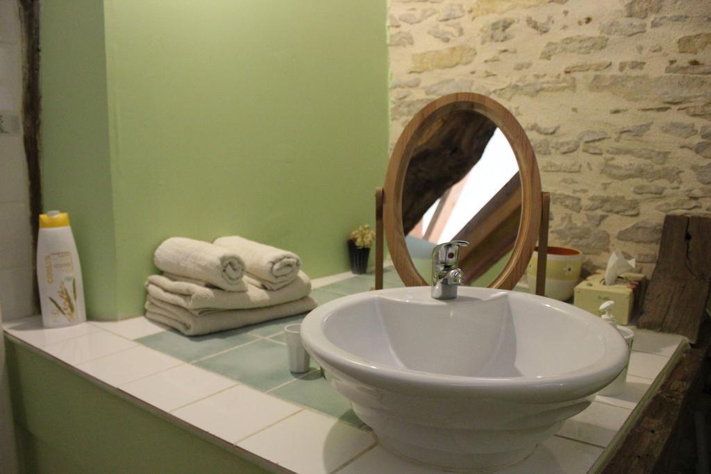 Bed and Breakfast La Bicyclette Fleurie Villemoirieu Pokoj fotografie
