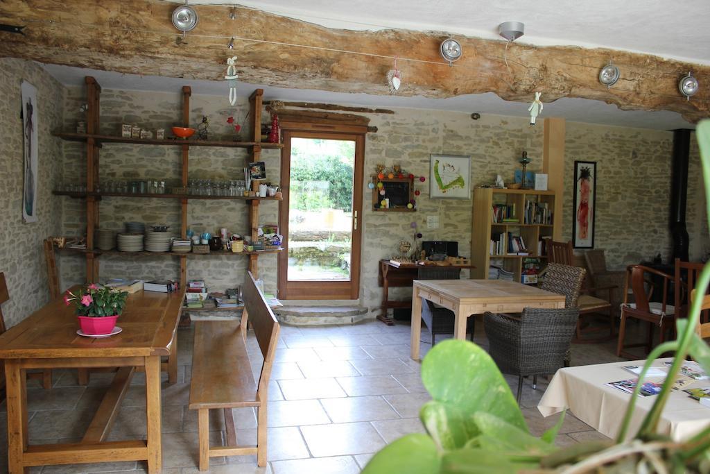Bed and Breakfast La Bicyclette Fleurie Villemoirieu Exteriér fotografie