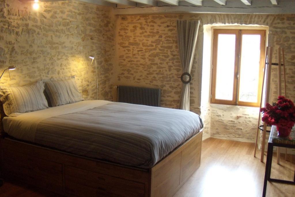 Bed and Breakfast La Bicyclette Fleurie Villemoirieu Pokoj fotografie